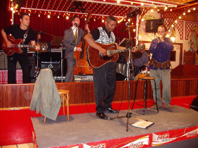 min 2006 12 05 latino 070